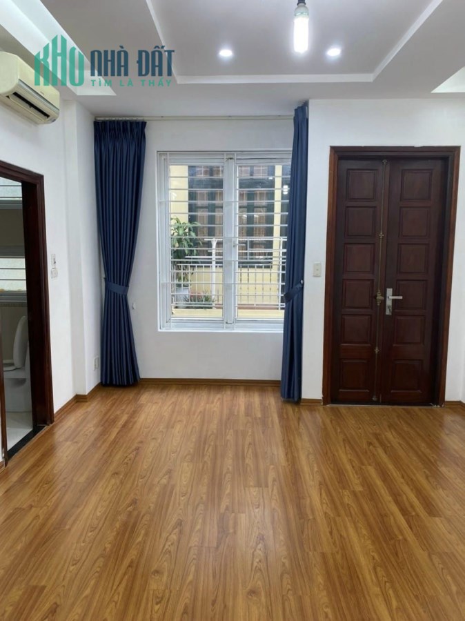Nhà Hoàng Ngân, Cầu Giấy, 31m2 x 5 tầng, nhà đẹp, ô tô vào nhà, kinh doanh, giá 8.5 tỷ