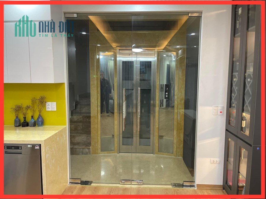 Siêu phẩm Hoa Bằng, Cầu Giấy 50m, thang máy, oto tránh, mặt tiền 9m, giá 9.5 tỷ