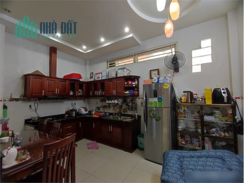 BÁN NHÀ CHỦ Ở LÂU ĐỜI ĐƯỜNG 8M, TÂN BÌNH, 67 m2, 2 TẦNG 3 PN