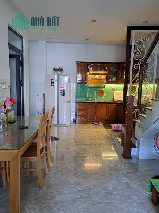 Bán Nhà 3 tầng Gần Chợ Ngọc Hiệp Gần Siêu Thị GO Nha Trang Khánh Hòa