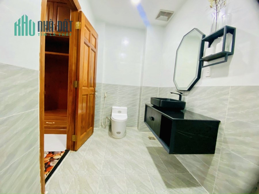 BẤN GẤP BIỆT THỰ 5TẦNG DT MTKD LŨY BÁN BÍCH TÂN PHÚ