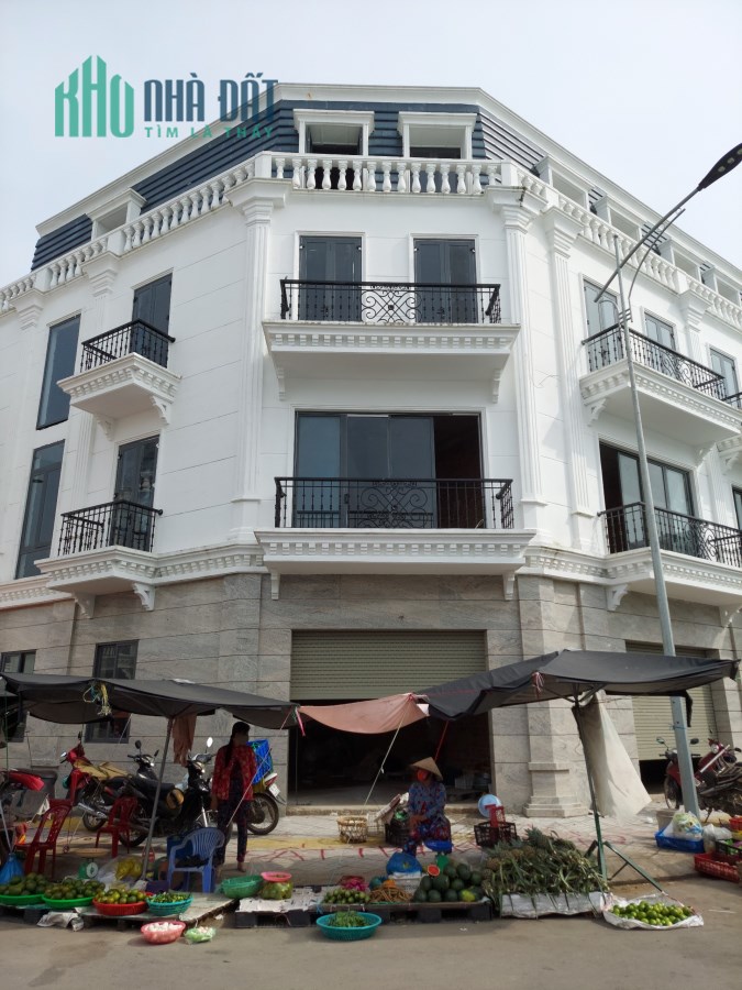 MUA NHÀ THỚI LAI, QUÀ TẾT TRAO TAY