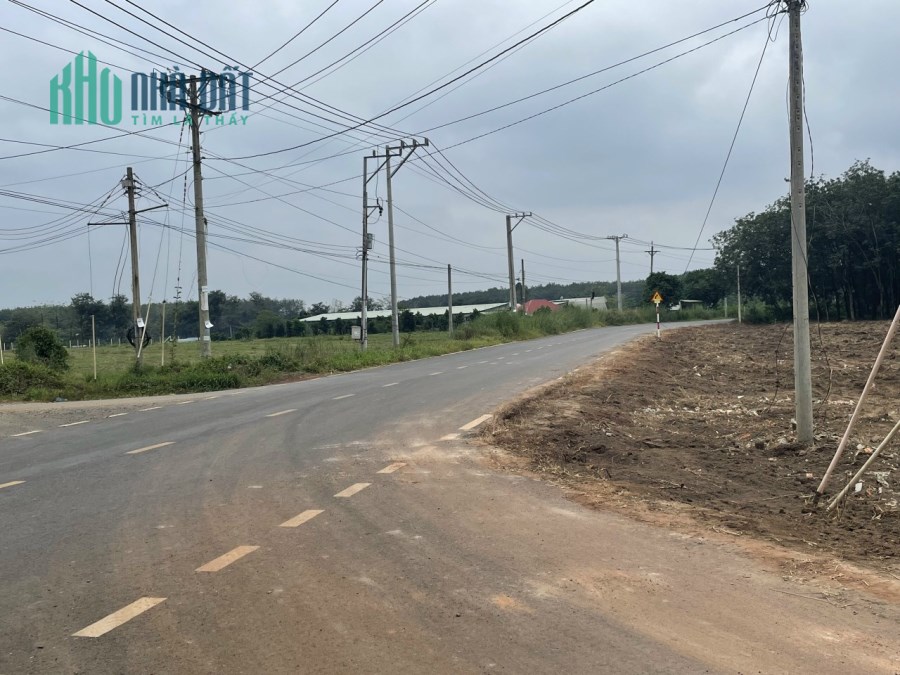 TÔI CẦN B,ÁN LÔ ĐẤT MẶT TIỀN ĐƯỜNG DT756