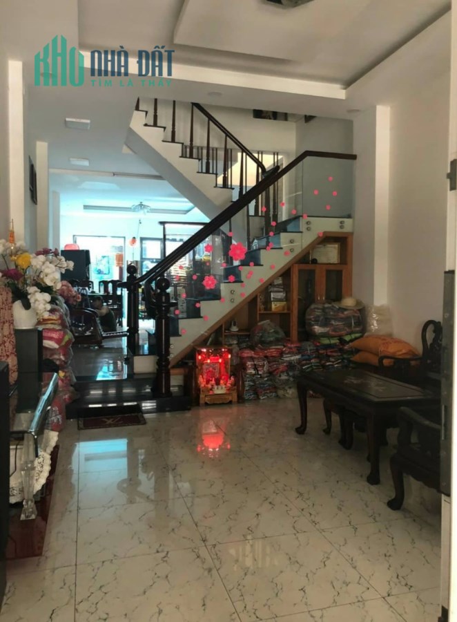 Bán nhà Lê Trọng Tấn Tân Phú gần DHCN Thực Phẩm, 75m2, 5 Phòng chỉ 4.6 tỷ