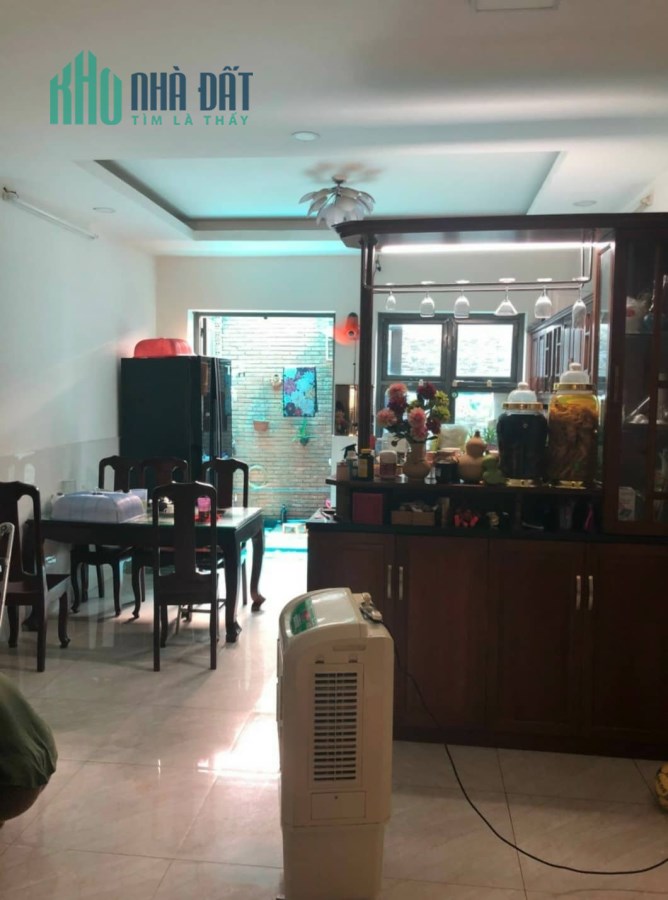 Bán nhà Lê Trọng Tấn Tân Phú gần DHCN Thực Phẩm, 75m2, 5 Phòng chỉ 4.6 tỷ