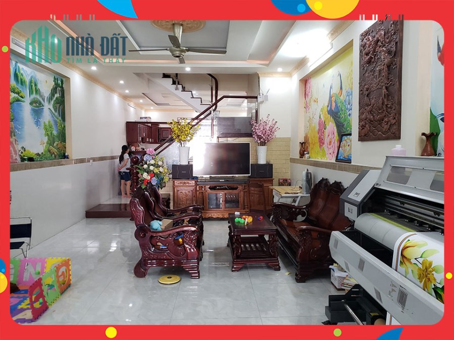 Chính chủ bán. Nhà 5M x 24M, 3 tầng. Xe hơi ngủ trong nhà. Tô Ngọc Vân, Quận 12.