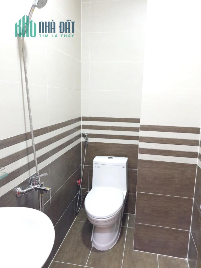 Cho thuê nhà (4.2*11m/4 tầng) mặt tiền nội bộ Hưng Phú P9 Q8 giá 14tr
