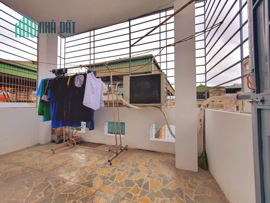 Bán gấp  nhà đường Minh Khai, 40m2 xây 5 tầng mt 3,7m, giá 3,4 tỷ.
