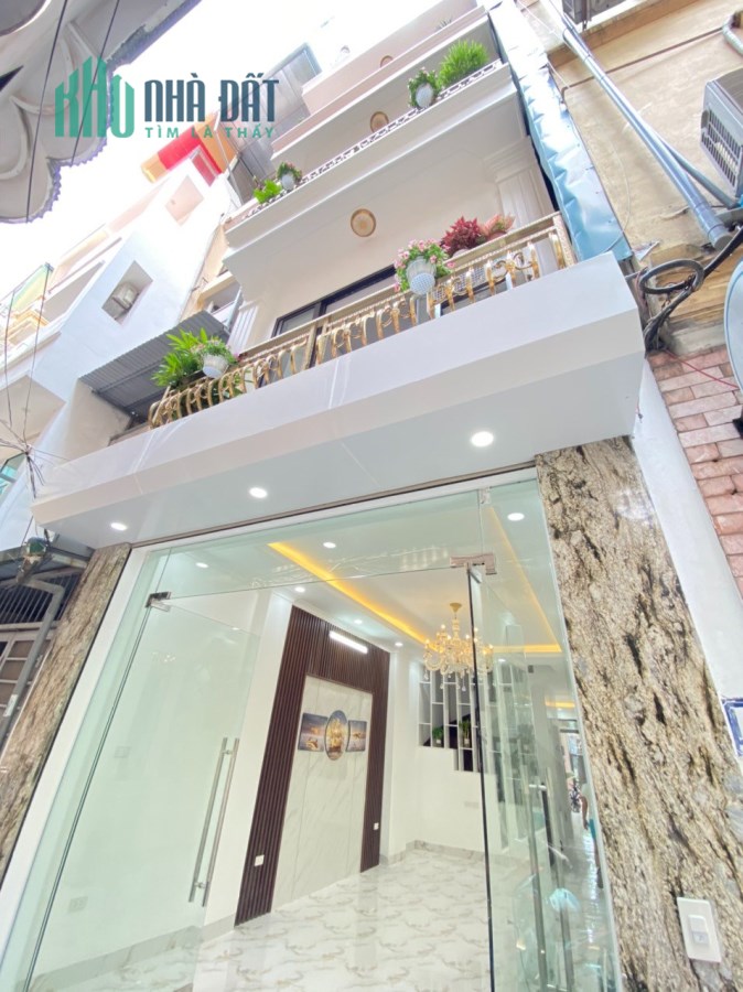 Bán nhà Lạc Long Quân, Cầu Giấy 2 thoáng, gần Ô TÔ, ngõ nông, tặng full nội thất  45m giá 4.7 tỷ