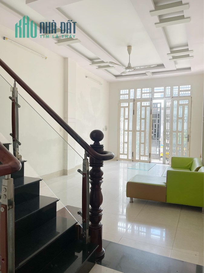 BÌNH TÂN - HXH THÔNG - 70M2 - 3 TẦNG - 4 PHÒNG NGỦ-4.8 tỷ
