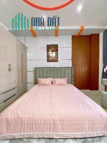 Hẻm 404 ĐIỆN BIÊN PHỦ. DT: 4.2x12.2m. 4 Lầu. 5.7  tỷ TL
