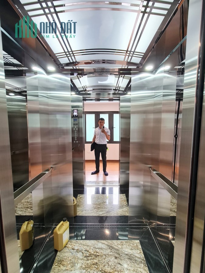 Chung Cư mini ngõ Lê Trọng Tấn.95m x8 tầng thang máy full 16 phòng Phân Lô Ô tô tránh...