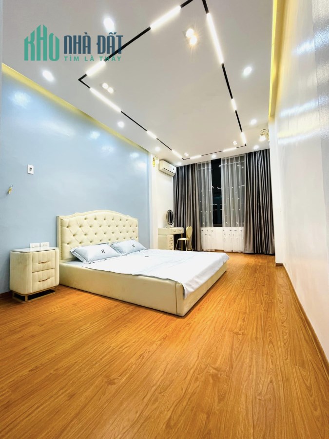 Bán nhà siêu đẹp Đội Cấn, Ba Đình 35m2,  5 tầng,  nhỉnh 4 tỷ nhà đẹp ở luôn.