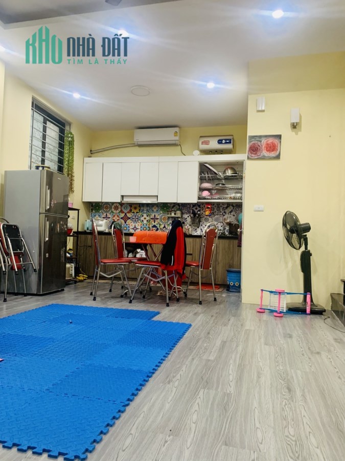 Nhà đẹp ở ngay đón tết rộn rang Phố TÔN ĐỨC THẮNG 5 tầng MT 3m  30m chỉ 2.7 tỷ.