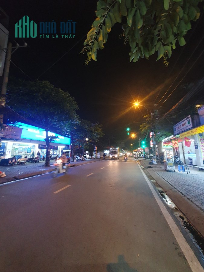 BÁN MIẾNG ĐẤT MẶT TIỀN C4 NGANG 5 X20  KHÁNH HỘI Q4 CÁCH Q 1 CÓ 40 M CÓ 140 TRIỆU M
