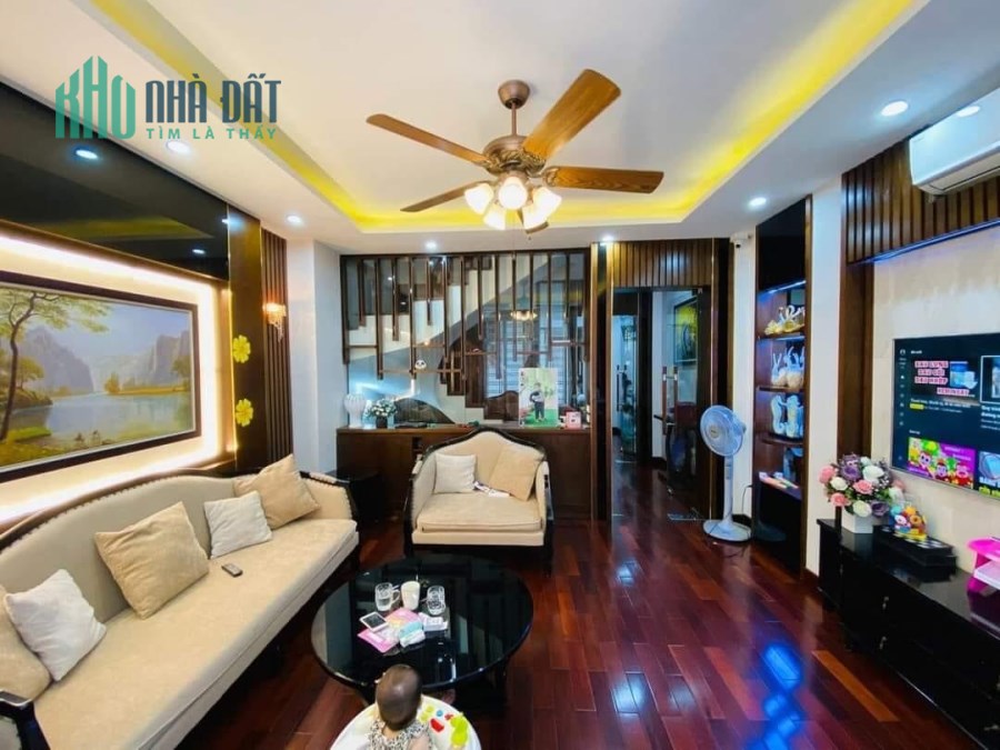 Một nhà ra phố gần Hồ Tây 45m 5T 6.x tỷ. LÔ GÓC, KINH DOANH 0912288365