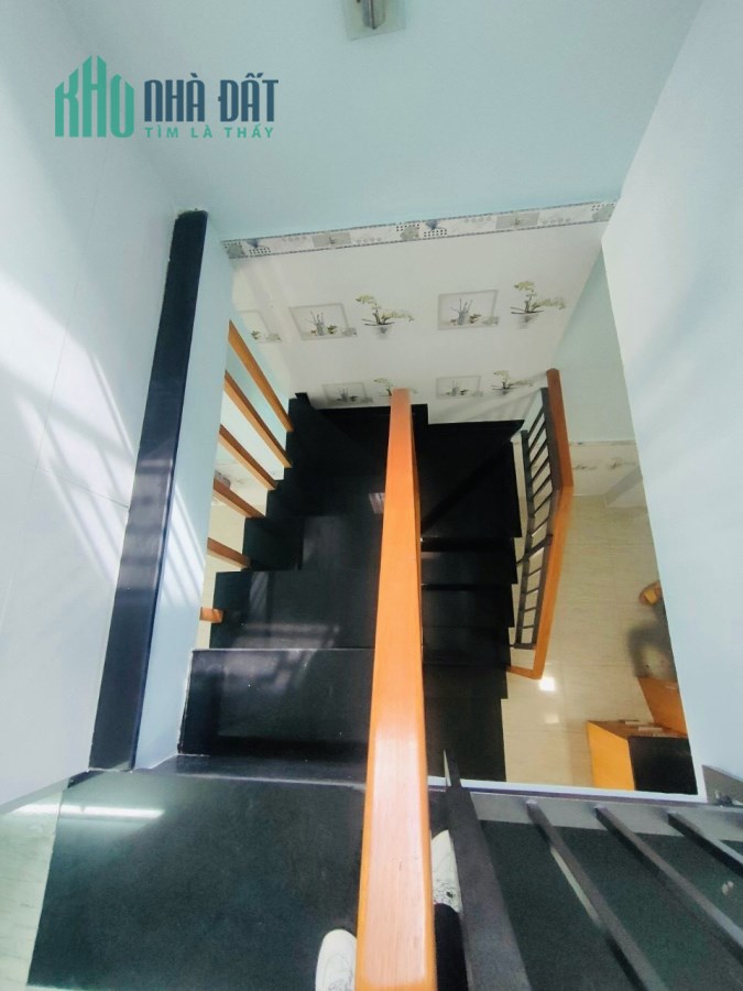 Bán gấp nhà mặt tiền, nguyễn thị thơi, q12, 2t,shr, chỉ 3 tỷ 650 tr TL.