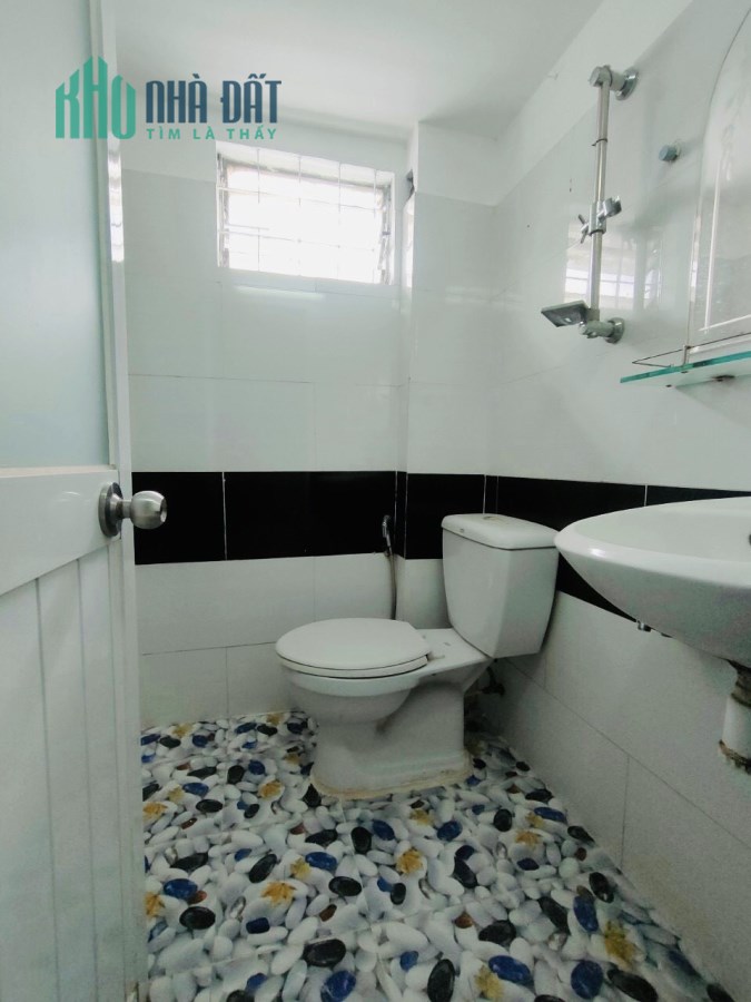 Bán gấp nhà mặt tiền, nguyễn thị thơi, q12, 2t,shr, chỉ 3 tỷ 650 tr TL.