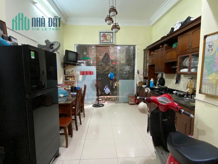 Giảm 500tr Chủ cần bán gấp siêu phẩm mặt phố Hoa Bằng 63m2, 5T, vỉa hè kinh doanh sầm uất, 15.1 tỷ