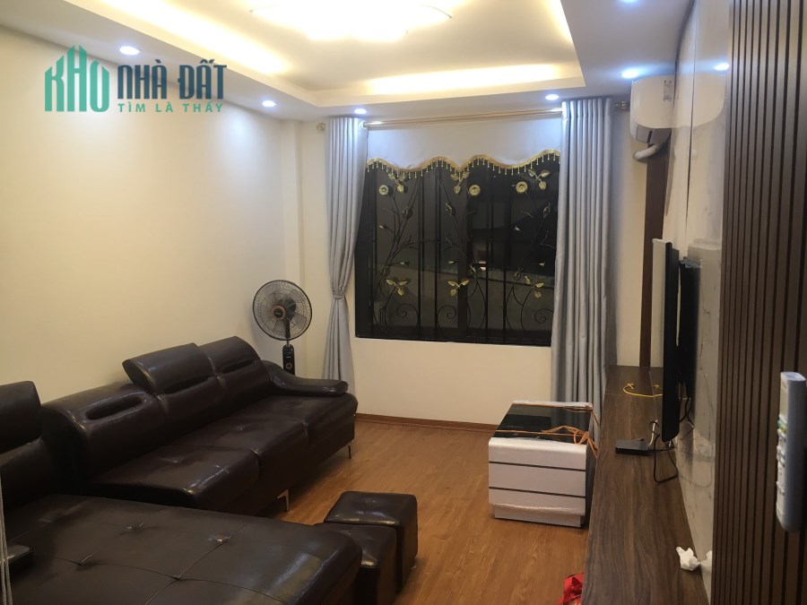 Bán nhà Ngõ 190 Hoàng Mai 32m2 - 5 Tầng Ba ra ô tô tránh - Giá rẻ nhất khu vực