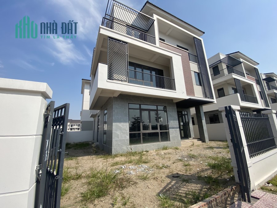 SiÊu HiẾm căn Biệt Thự Đơn Lập 300m2x3T view công viên hồ điều hòa cạnh Khu Công Nghệ Cao