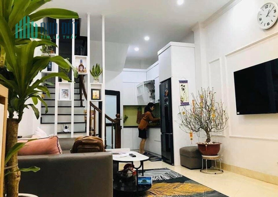 CHỈ 2.1 TỶ CÓ NHÀ 4T 3PN  MẶT NGÕ KD  PHỐ TÔN ĐỨC THẮNG, ĐÔNG ĐA
