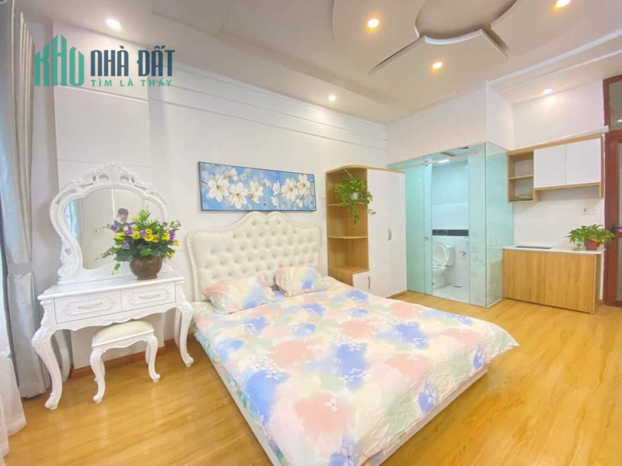 Toà CCMN  Lạc Long Quân, full nội thất 20P, DT 100tr/tháng ô tô ngay nhà, 100m-12.5 tỷ