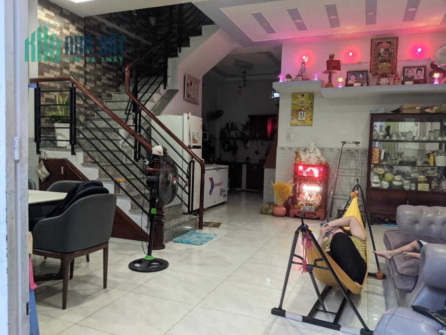 HOT Mặt tiền Đường số 9, ngang khủng 7.5m, 85m2, KD buôn bán, gần CV, 6.95 tỷ.