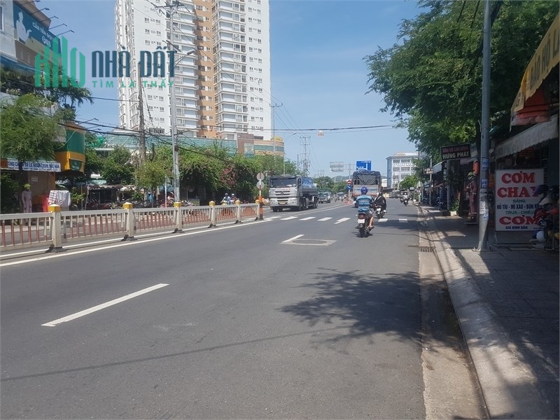 Cho thuê nhà 1t2l mặt tiền ngã 3 chí linh đường 30/4, tp.vũng tàu