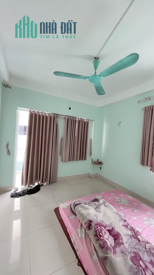 Âu Cơ + Lạc Long Quân P10 Tân Bình -Nhà 5 Tầng BTCT -  HXH Tránh Thông - Cách Mặt Tiền 30M - Nhỉnh