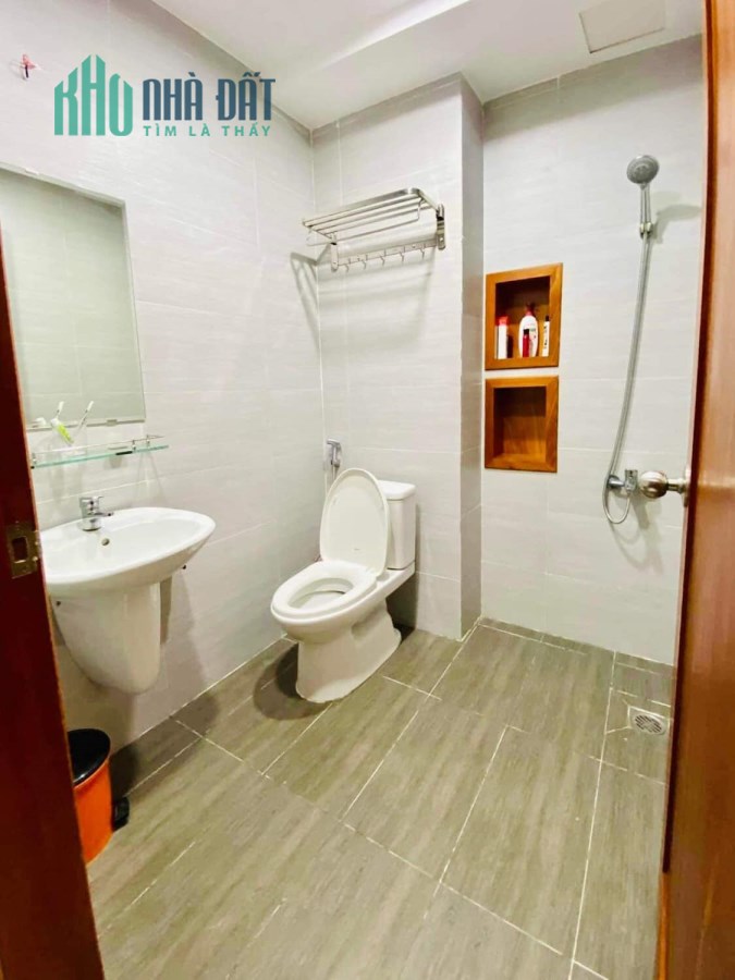 Âu Cơ + Lạc Long Quân P10 Tân Bình -Nhà 5 Tầng BTCT -  HXH Tránh Thông - Cách Mặt Tiền 30M - Nhỉnh