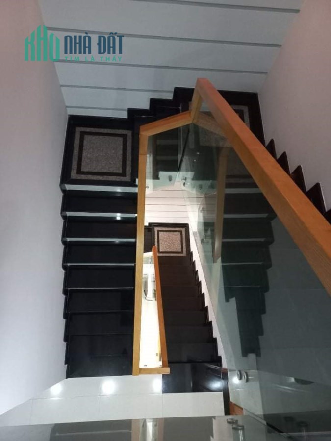 Bán Nhà Mặt Tiền, 3 Tầng BTCT, 60m2, Quận 9, giá rẻ nhất Tp Thủ Đức.