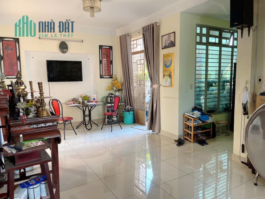 BÁN NHÀ MẶT TIỀN - DƯƠNG BÁ TRẠC P2 QUẬN 8 - 4 TẦNG BTCT 
NHÀ NGANG BỀ THẾ 8 X11M - KHU VỰC KHÔNG