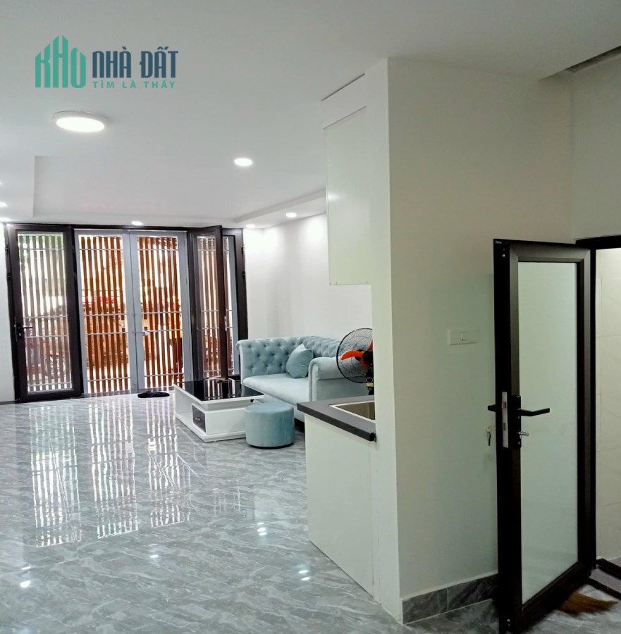 Bán nhà Trương Định. View sân chơi thoáng vĩnh viễn. 33m x 4 tầng 3 ngủ. 3,98 tỷ có TL