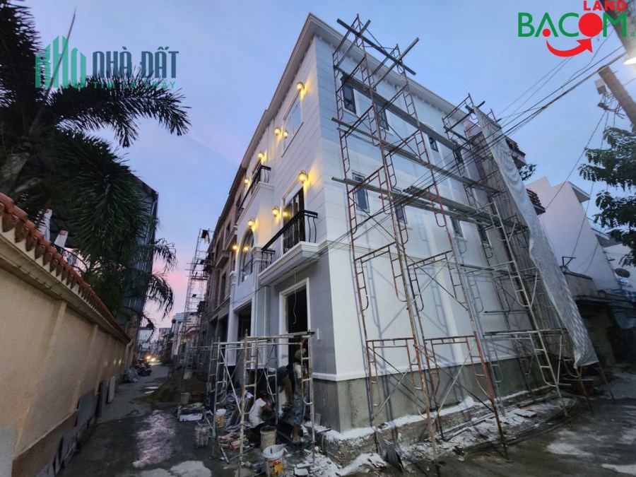 Nhà mới đẹp chuẩn thiết kế hiện đại, lô góc 70m2, Thổ cư, Đường oto, P. Tân Phong, Biên Hòa giá chỉ