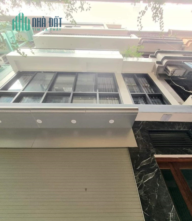 Bán nhà Phan Văn Trường, Phân Lô, 2 thoáng, vỉa hè, Gara 7 chỗ, Kinh Doanh, dân xây