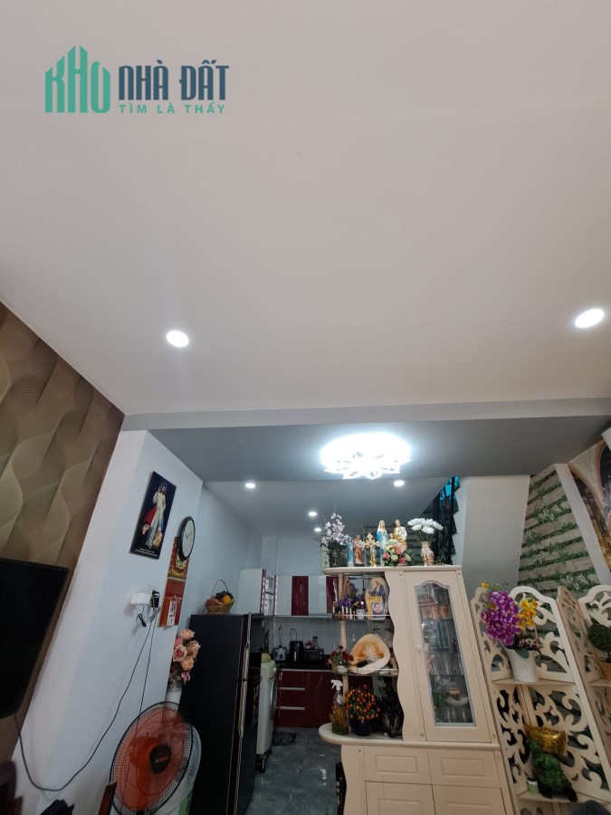 BÁN NHÀ CHÍNH CHỦ TRANG BÌA-XE HƠI QUAY ĐẦU-NHÀ MỚI VÀO Ở NGAY