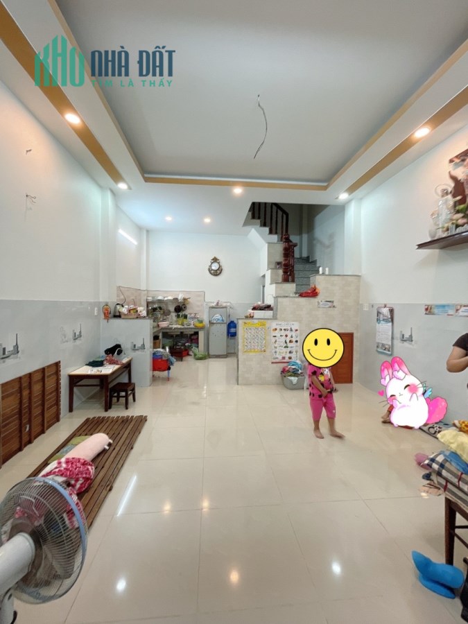 Bán nhà sát MT Phan Văn Trị Bình Thạnh, Hẻm 3m, 60m2 Nở hậu, Nhỉnh 5tỷ.