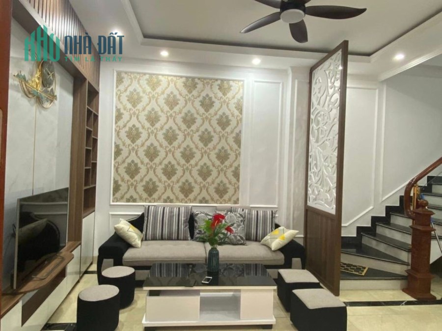 Chính chủ bán nhà Xuân La, Tây Hồ, 38m2 x 5T gần Hồ Tây, nhà đẹp ở luôn, giá 4 tỷ 550 triệu.