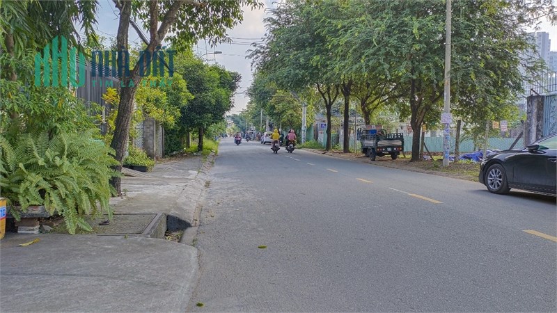Nhà 2 Mặt HXH, 92m2, Đầu Tư Sinh Lợi Tốt, Thủ Đức, Chỉ 5 Tỷ