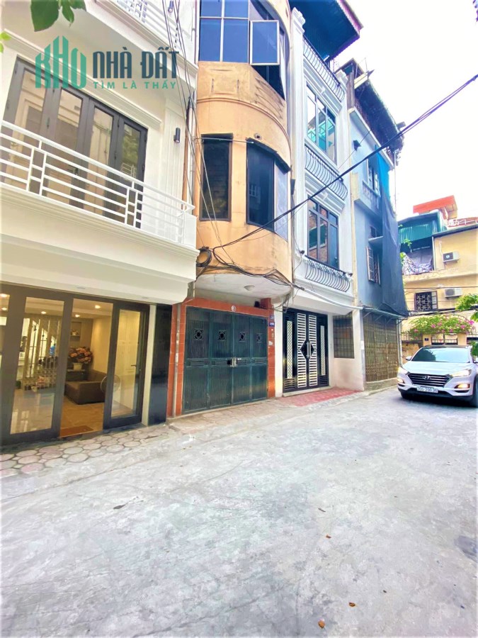 Đoàn tụ. Nhà đón TẾT. Bán phố Nguyễn Hoàng: 60m2*5T. Phân lô. OTO tránh. Vỉa hè - 9 tỷ