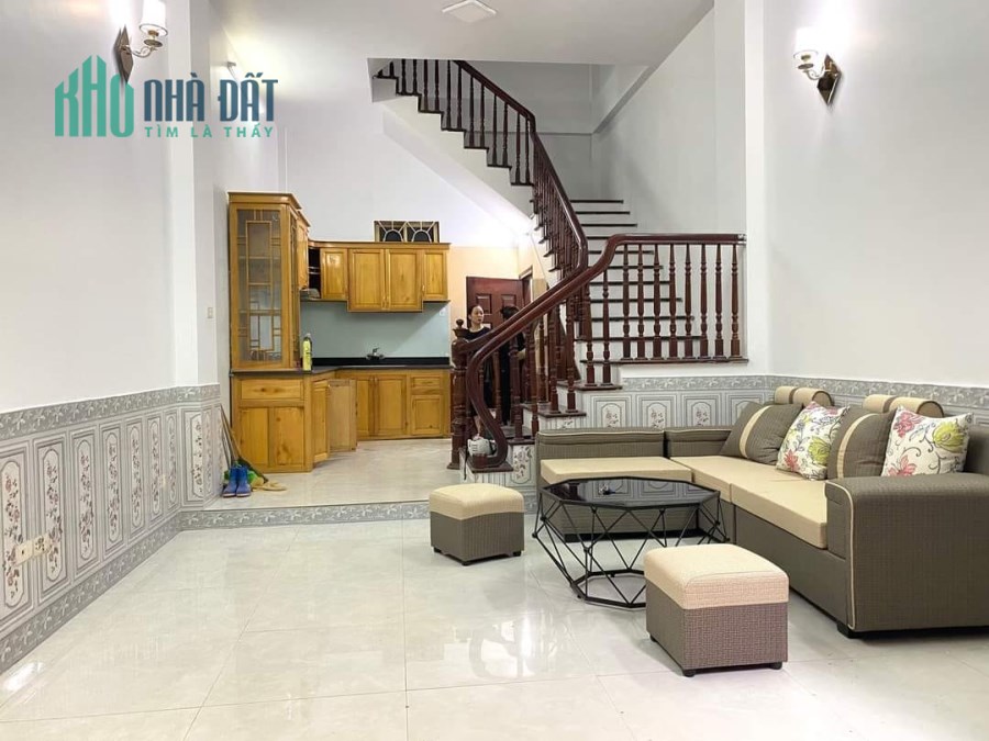 Bán nhà phố Tam Khương Đống Đa Nhà đẹp ở ngay 40m2*4 tầng  MT 3,5m nhỉnh 3 tỷ.
