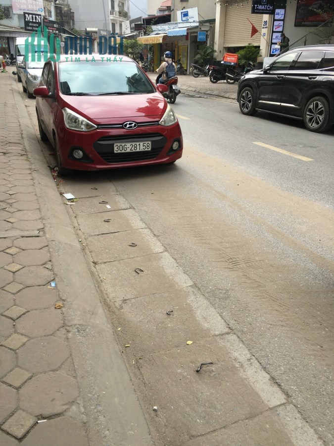 Bán gấp nhà Dương Văn Bé 30 m, 4 tầng, 2.8 tỷ ngõ thông kinh doanh, ở luôn.
