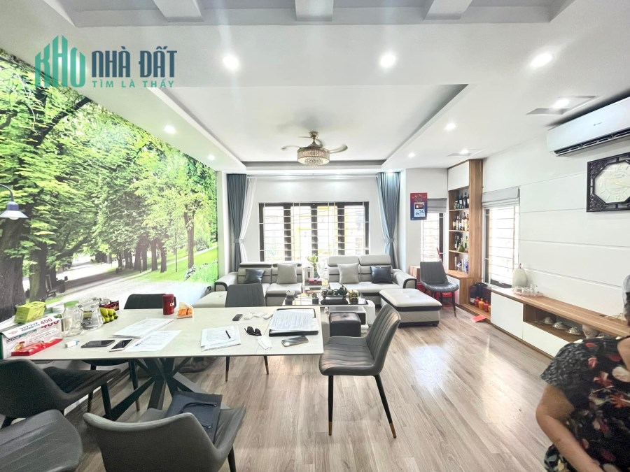 Bán nhà mặt phố Phùng Hưng Hà Đông, Mặt tiền đẹp, Diện tích 109m2, giá chỉ 15 tỷ.
