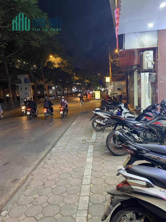 Bán nhà phố Giải Phóng, quậnThanh Xuân 60 m mặt tiền 5.5m SIÊU HIẾM phân lô ô  tô chạy vòng quanh