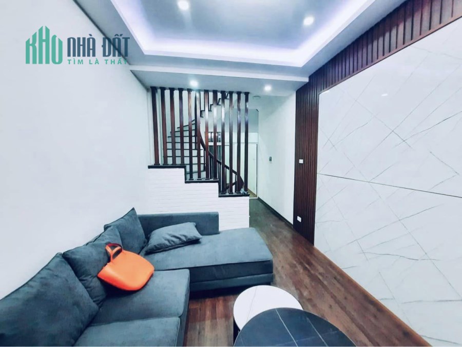 Giảm 300 triệu bán nhà Minh Khai, 5 tầng 30 m2 giá chỉ 3,4 tỷ