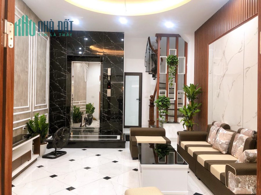 Cần BÁN NHÀ Phố YÊN LẠC building, 5 tầng, 45m2, thang máy chuẩn 5 sao, nội thất sịn sò, vị trí đắc