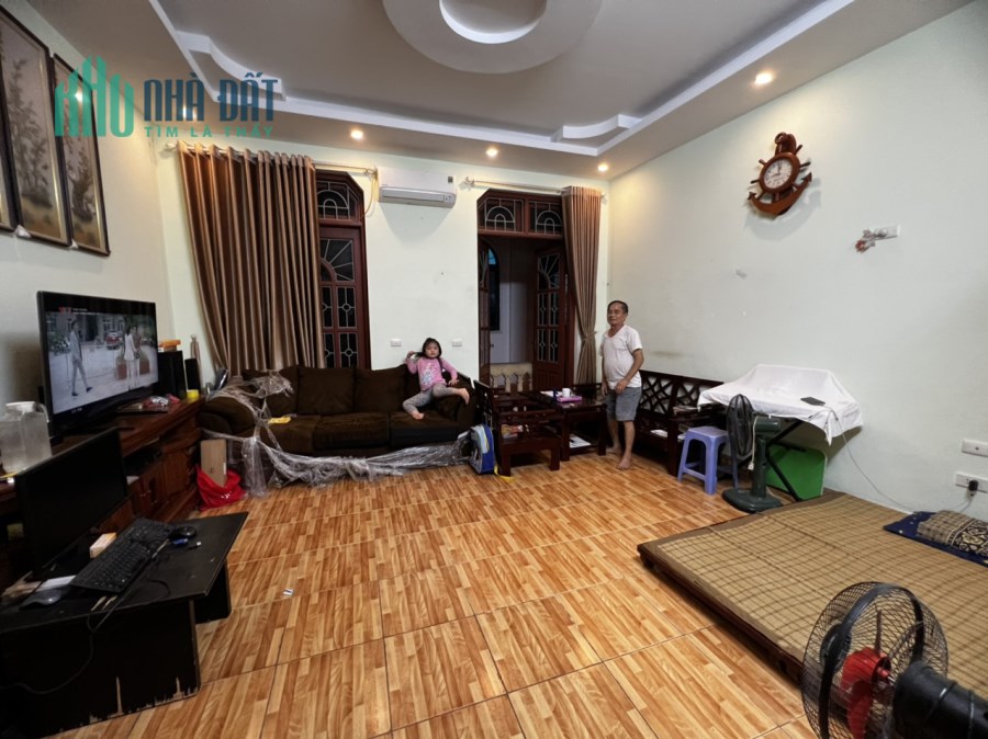 Cần bán nhà 38,3 m2 x 4 tầng, lô góc Trường Chinh - Tôn Thất Tùng, 2 mặt thoáng, ngõ ngách rộng,