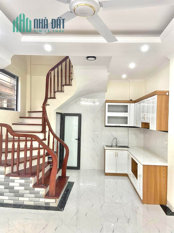 NHÀ ĐẸP Ở NGAY 36M5 TẦNG TRẦN KHÁT TRÂN Q HAI BÀ TRƯNG CHỈ NHỈNH 3 TỶ