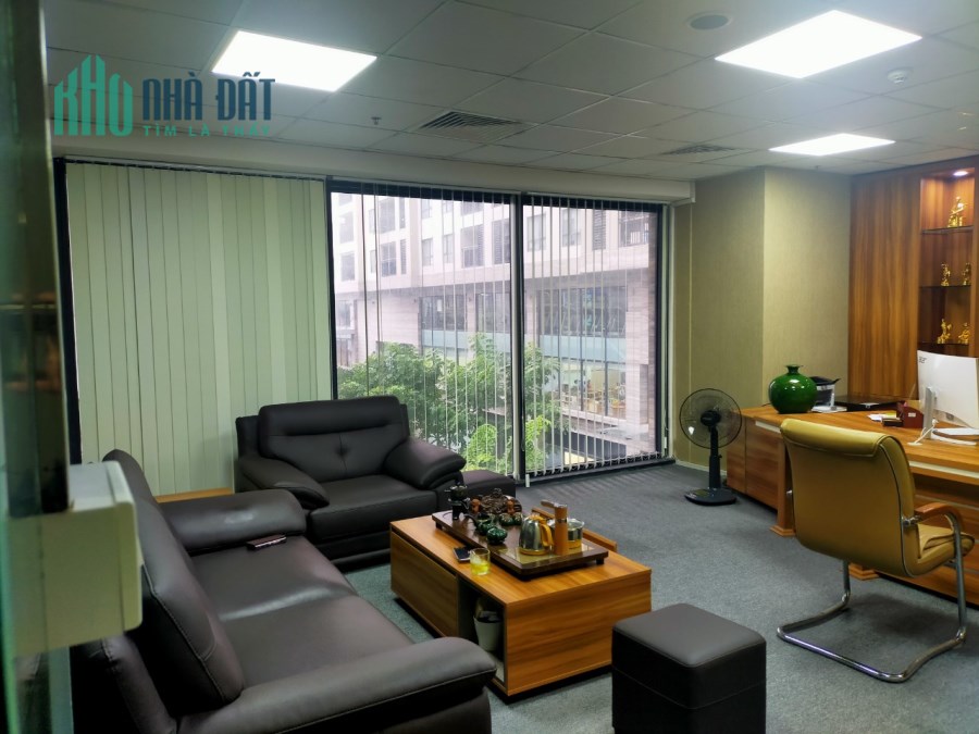 Cho thuê văn phòng sẵn Nội thất xịn xò 80m2, 155m2, 400m2 Hong Kong Tower chỉ 335.000 VNĐ/m2